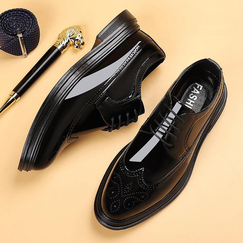 Leather Work Oxfords - أحذية رجالية رسمية من الجلد اللامع