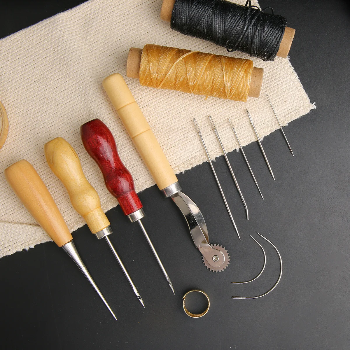 14 قطعة مجموعة الخياطة الجلدية - مراجعة Leatherwork Thread وسعره