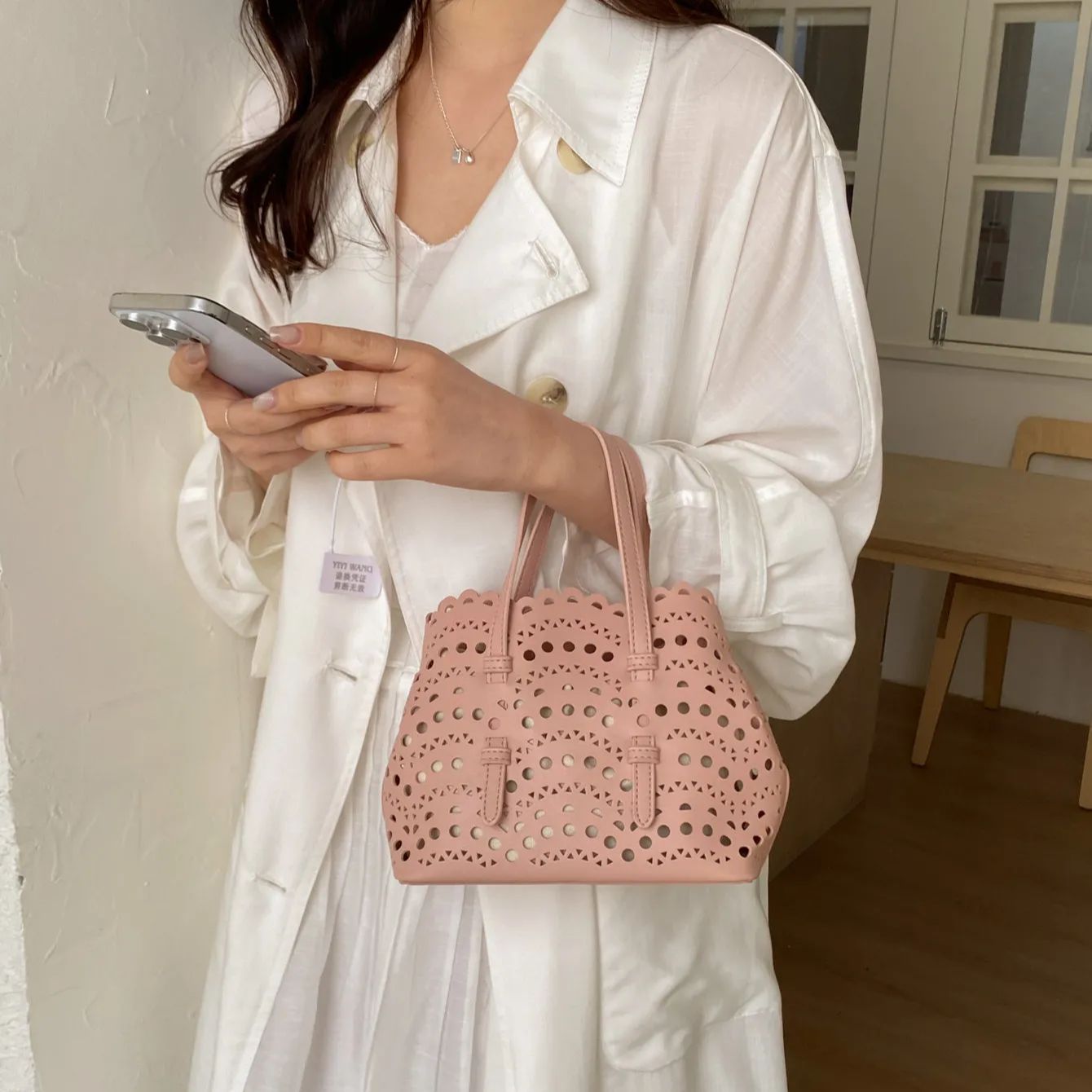 حقيبة كروس بودي حمراء مطبوعة ب - مراجعة Leather Work Handbags For Women وسعره