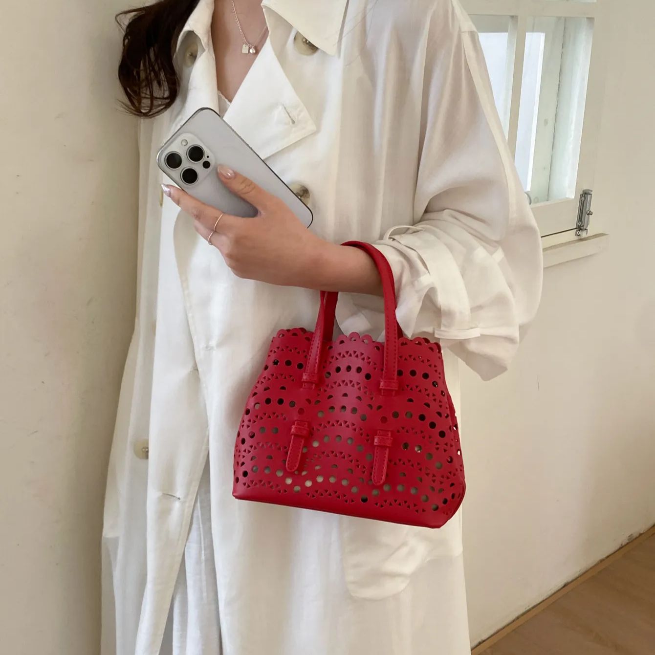 حقيبة كروس بودي حمراء مطبوعة ب - مراجعة Leather Work Handbags For Women وسعره