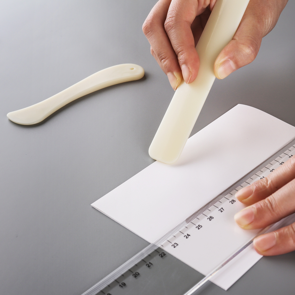 مجموعة من قطعتين: أداة طي وتجع - مراجعة Bone Folder Tool وسعره